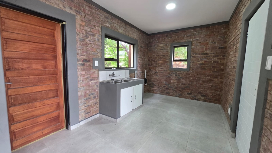 To Let 3 Bedroom Property for Rent in Flamwood North West